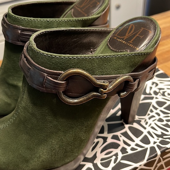 DVF Gorgeous Fawn Clog size 7.5 - Picture 2 of 9